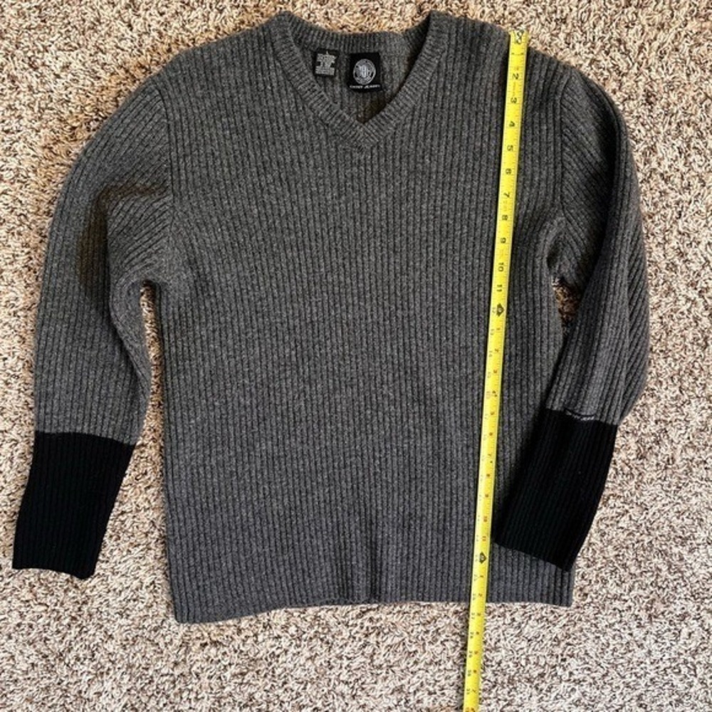 DKNY Gray and‎ Black Lambswool V-Neck Sweater – Men's